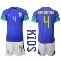 Camisa de time de futebol Brasil Marquinhos #4 Replicas 2º Equipamento Infantil Mundo 2022 Manga Curta (+ Calças curtas)